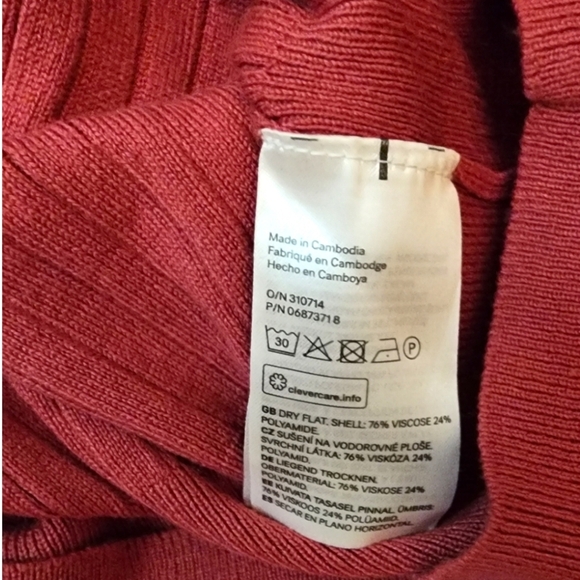 Ribbed Crewneck Sweater - Picture 9 of 9